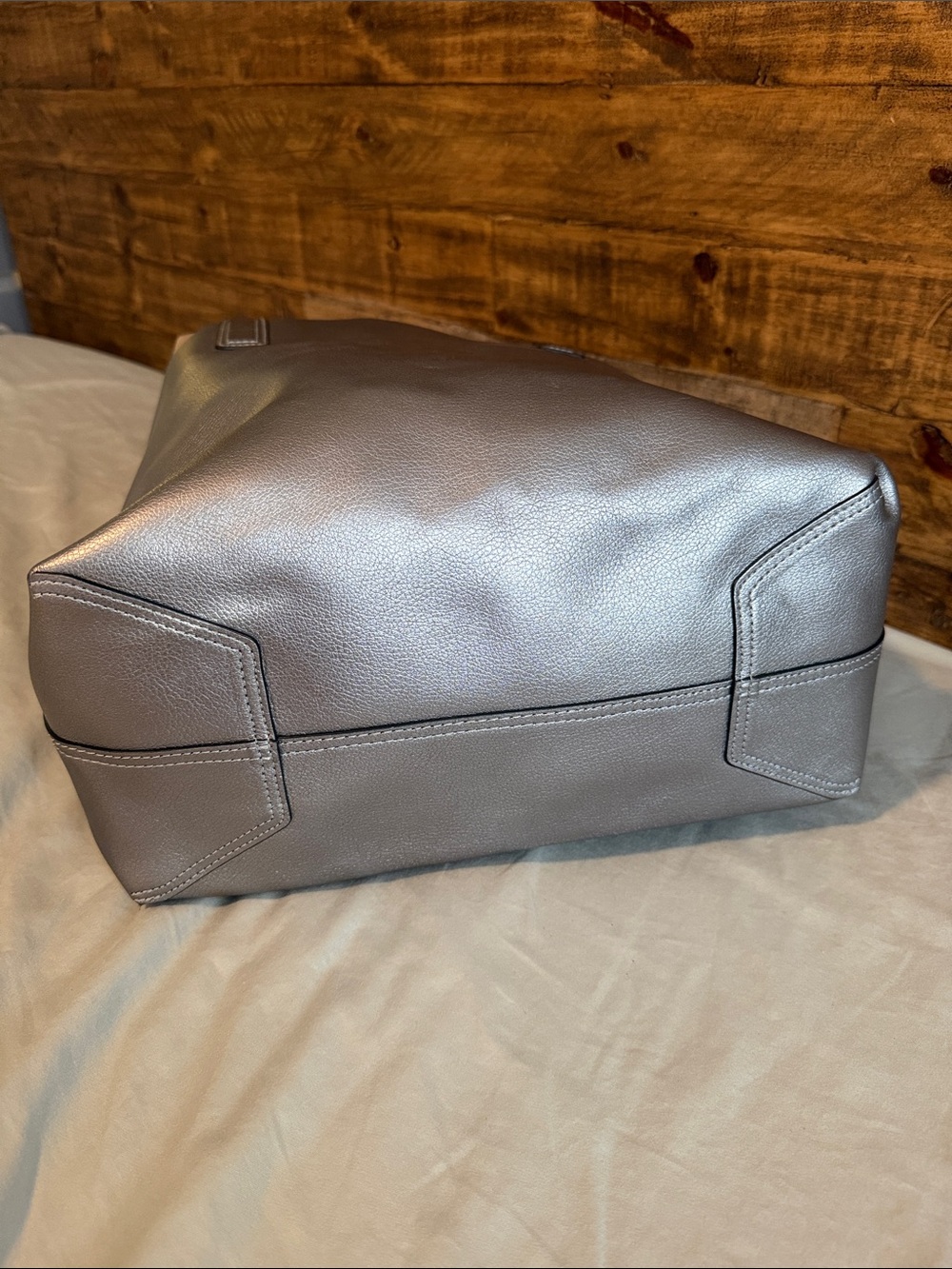 Kate spade (GUC) Metallic Silver Reversible Tote with Wristlet Pouch - Picture 8 of 10